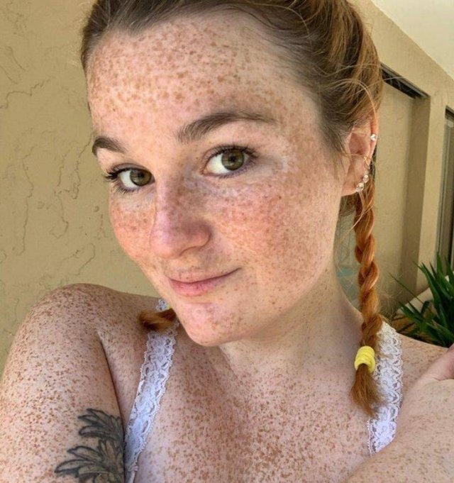 People With Unusual Features (17 pics) People With Unusual Features (17 pics)