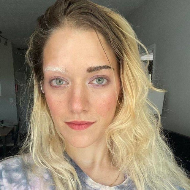 People With Unusual Features (17 pics) People With Unusual Features (17 pics)
