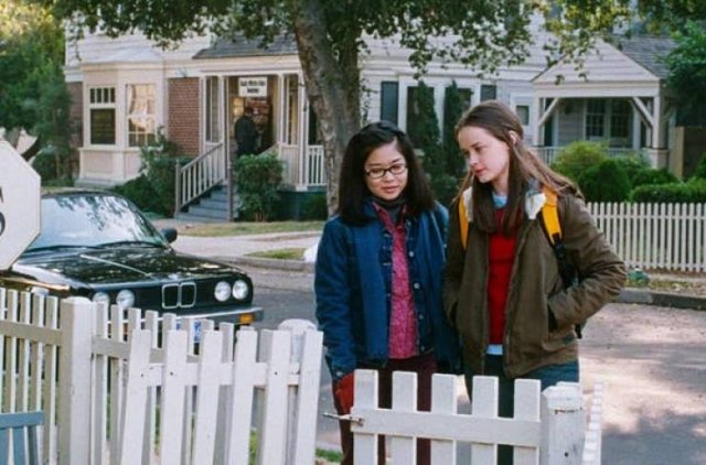 Adult Actors Who Played Teenagers (47 pics)