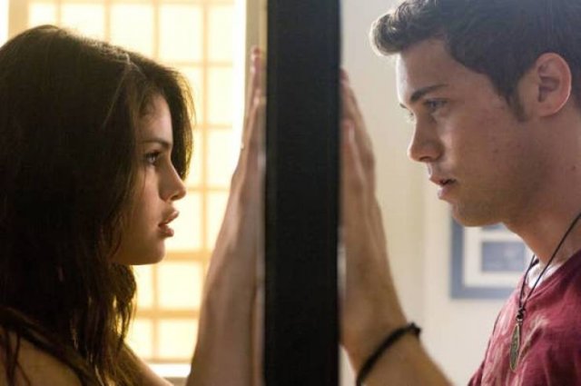Adult Actors Who Played Teenagers (47 pics)