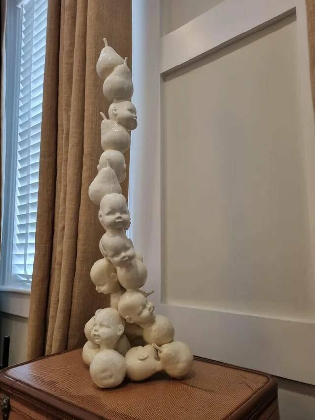 What Is Going On Here? (21 pics)
