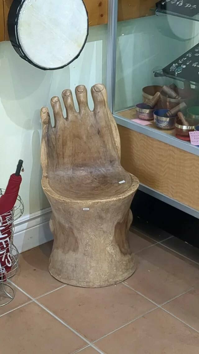 What Is Going On Here? (21 pics)