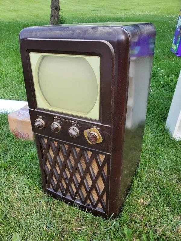 Strange Finds In Thrift Shops (49 pics)