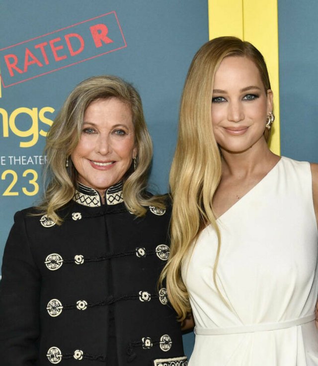 Hollywood Actresses And Their Moms (15 pics) Hollywood Actresses And Their Moms (15 pics)