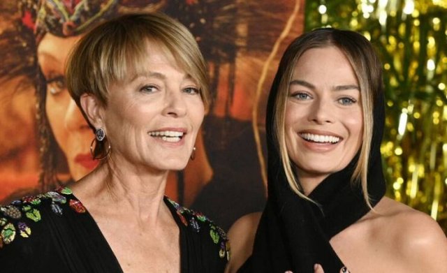 Hollywood Actresses And Their Moms (15 pics) Hollywood Actresses And Their Moms (15 pics)