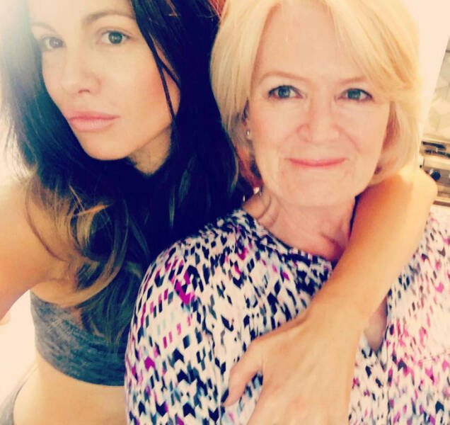 Hollywood Actresses And Their Moms (15 pics) Hollywood Actresses And Their Moms (15 pics)