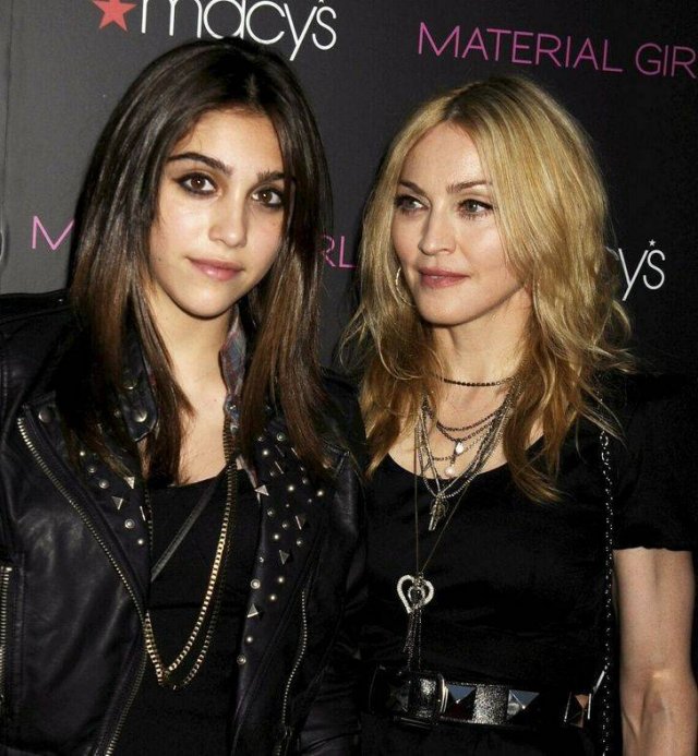 Celebrities And Their Kids (22 pics) Celebrities And Their Kids (22 pics)