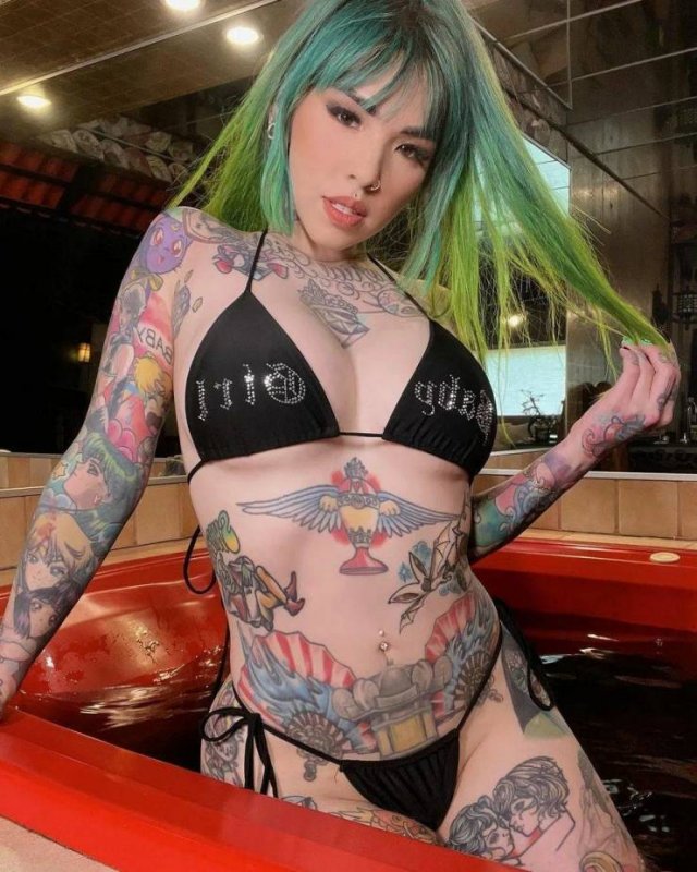 Tattooed Girls (51 pics)