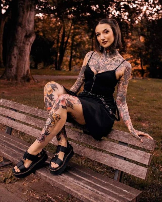Tattooed Girls (51 pics)