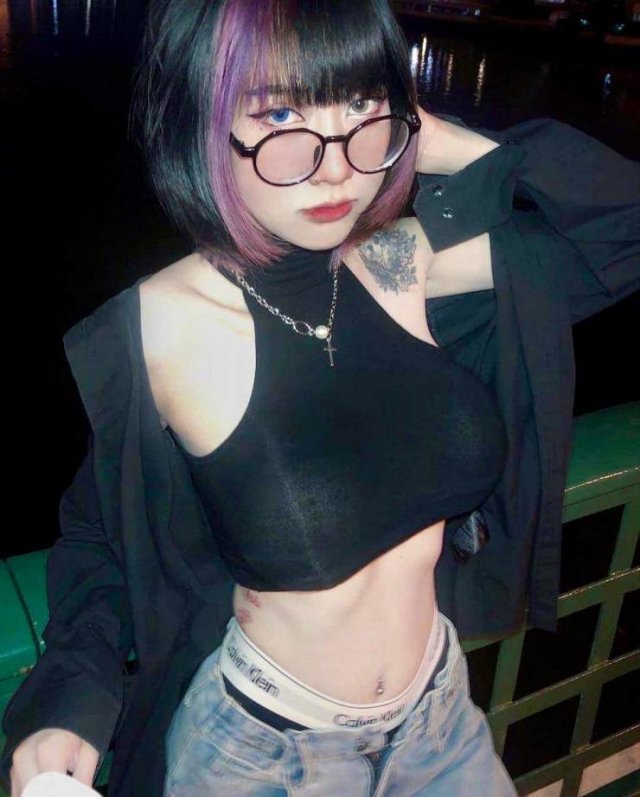 Asian Girls (45 pics)