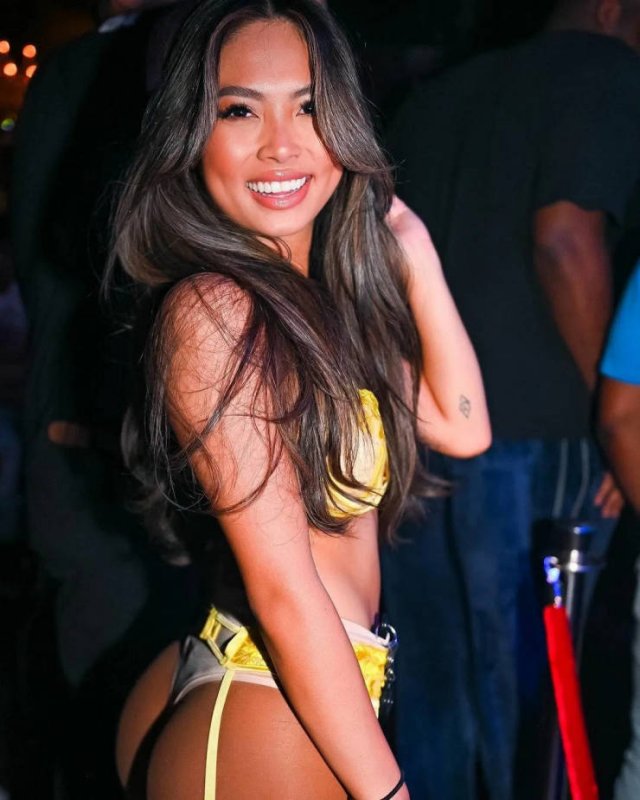 Asian Girls (45 pics)
