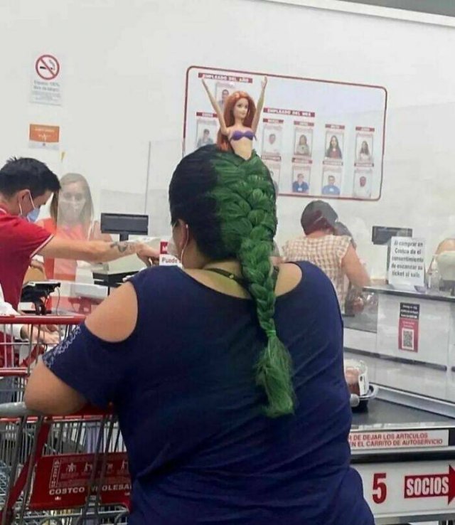 What Is Going On Here? (25 pics)