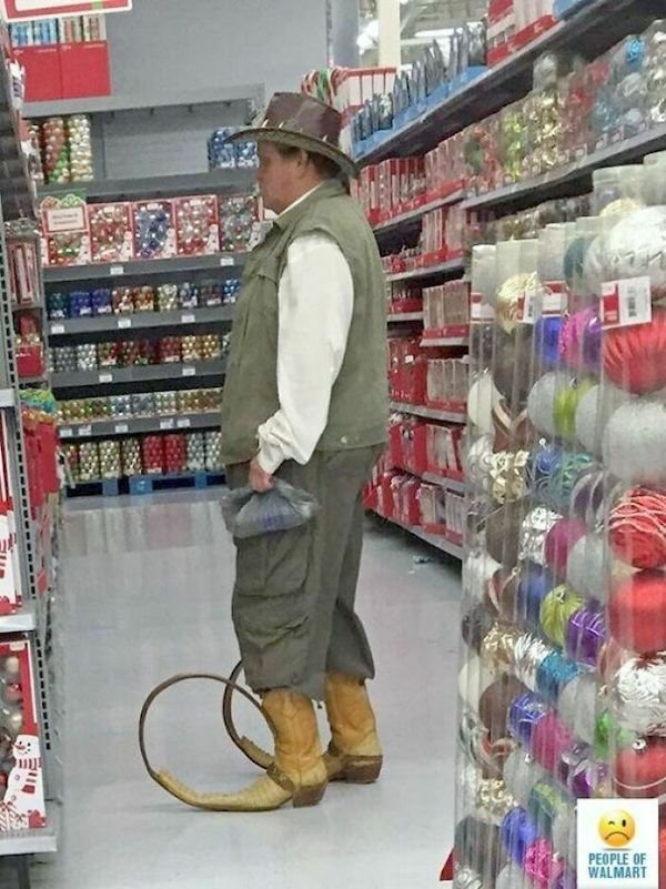 Weird People In Shops (33 pics)