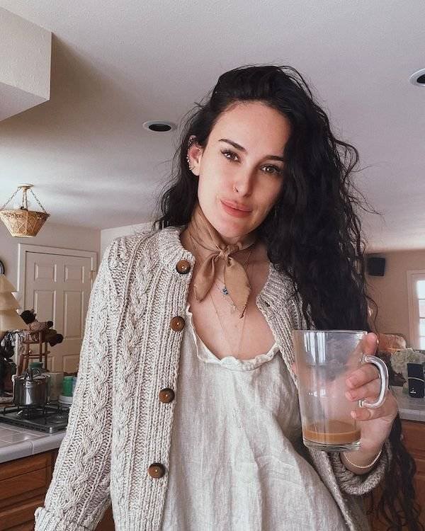 Daughters Of Famous People (22 pics) Daughters Of Famous People (22 pics)