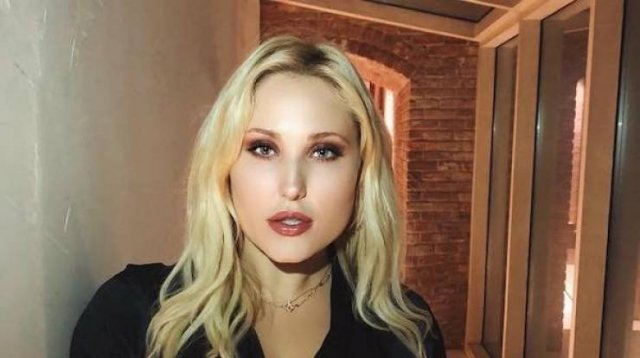 Daughters Of Famous People (22 pics) Daughters Of Famous People (22 pics)