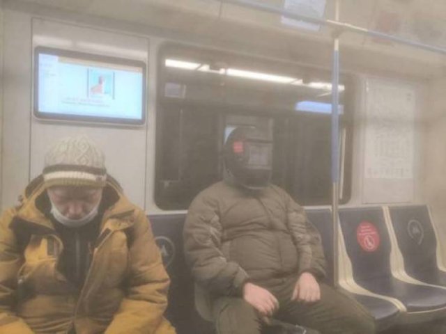 Strange People In The Subway (30 pics)