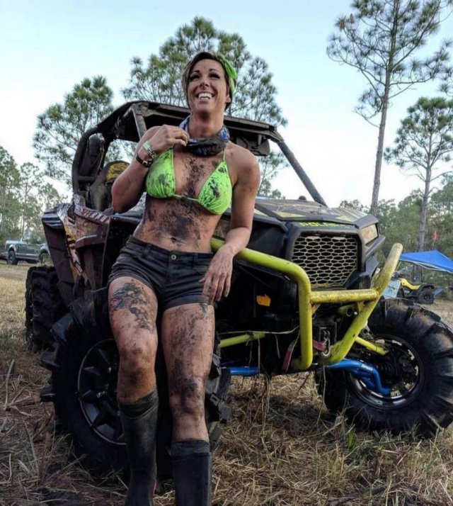 Girls Having Fun (64 pics)