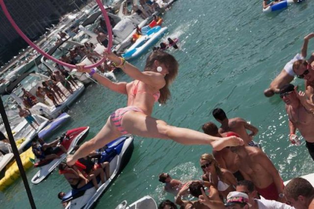 Girls Having Fun (64 pics)