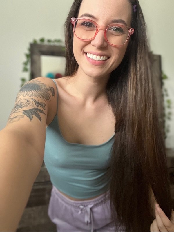 Braless Girls (34 pics)