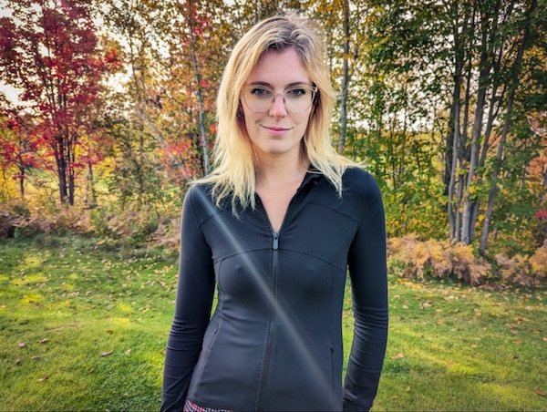 Braless Girls (34 pics)