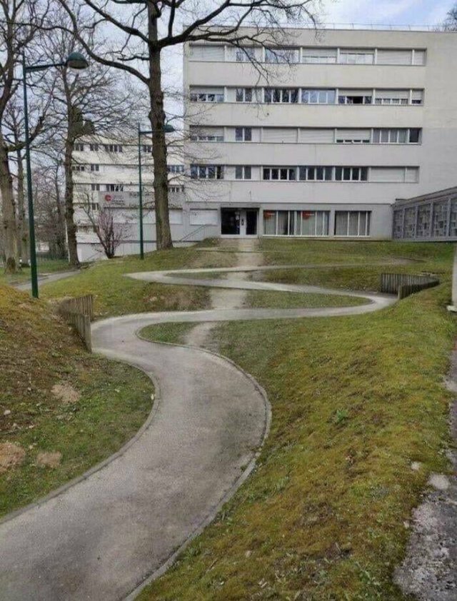 The Way People Really Walk (22 pics)
