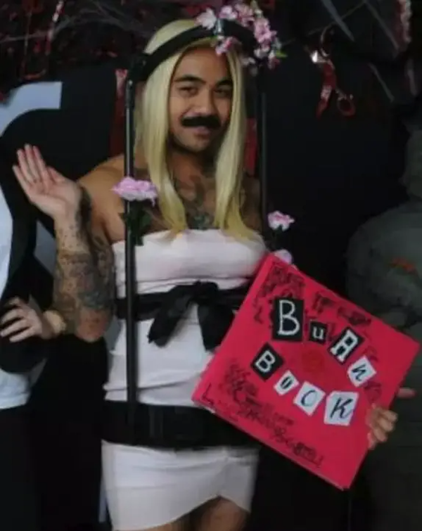 Creative Halloween Costumes (32 pics) Creative Halloween Costumes (32 pics)