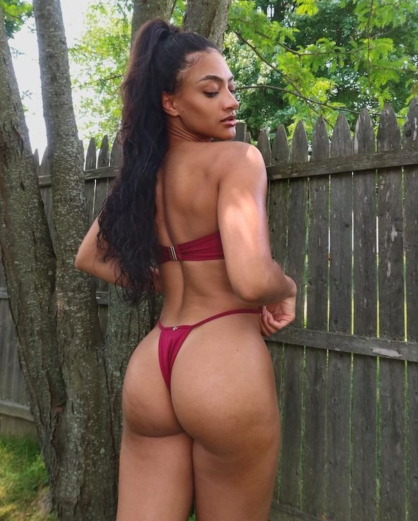 Rear View (36 pics)