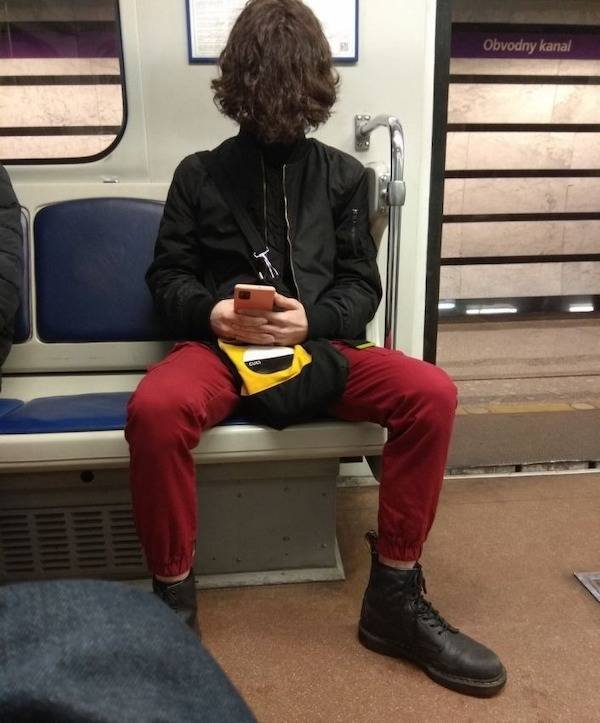 Weird People In The Subway (31 pics)