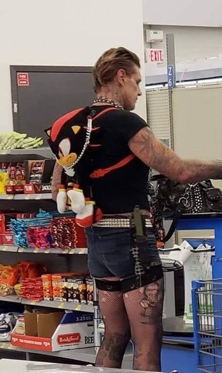 What Is Going On Here? (49 pics)