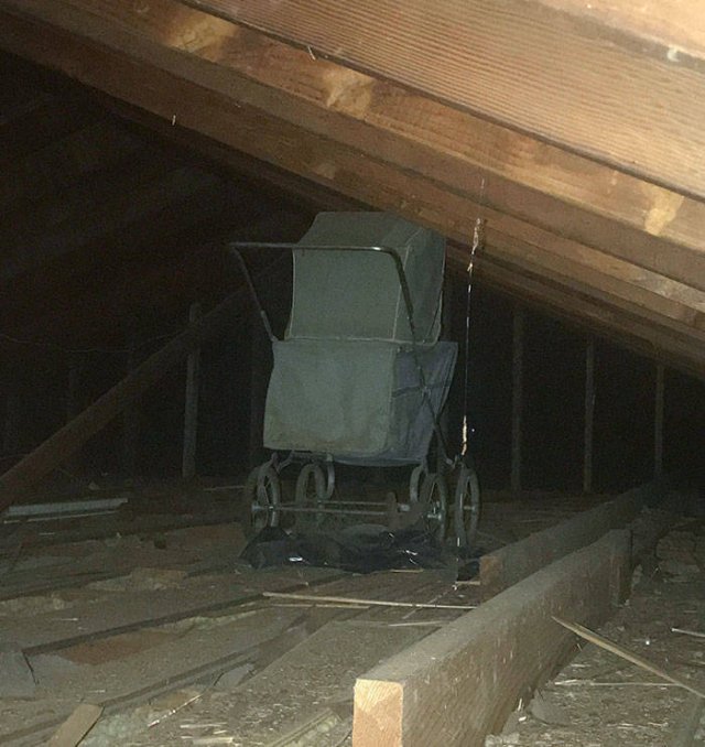 Creepy Finds After Moving (36 pics)