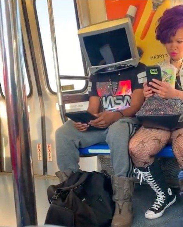 What Is Going On Here? (49 pics)