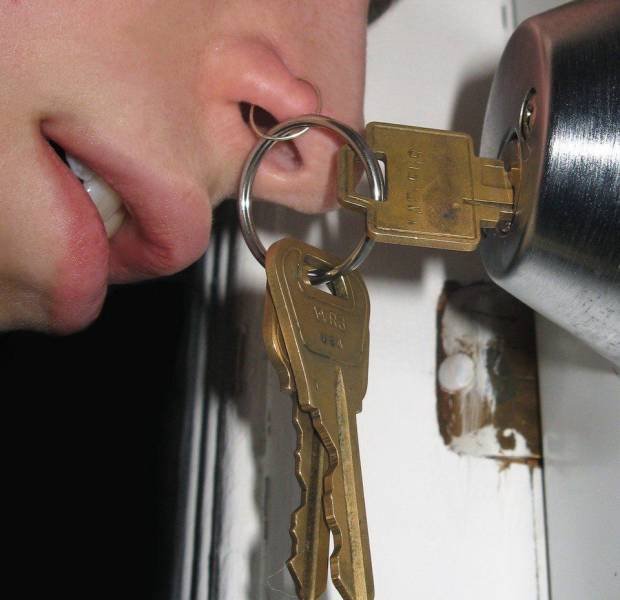 What Is Going On Here? (49 pics)