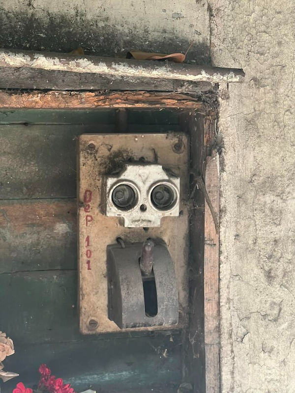 There Are Faces Everywhere (27 pics)