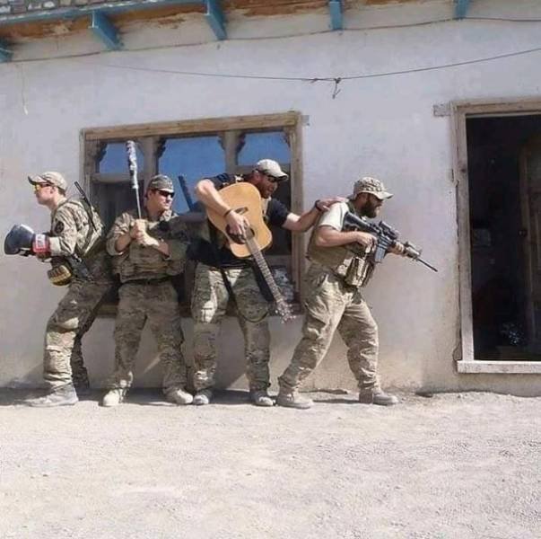 What Is Going On Here? (52 pics)
