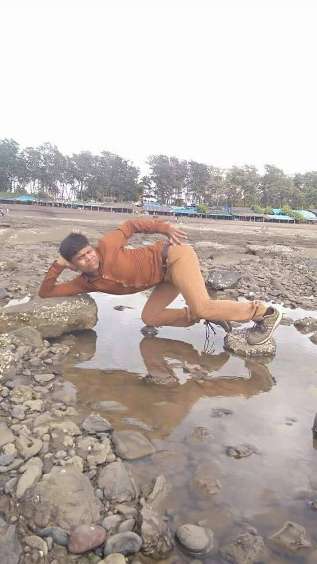 What Is Going On Here? (52 pics)