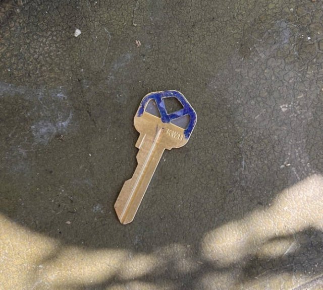 Creepy Finds And Situations (18 pics)