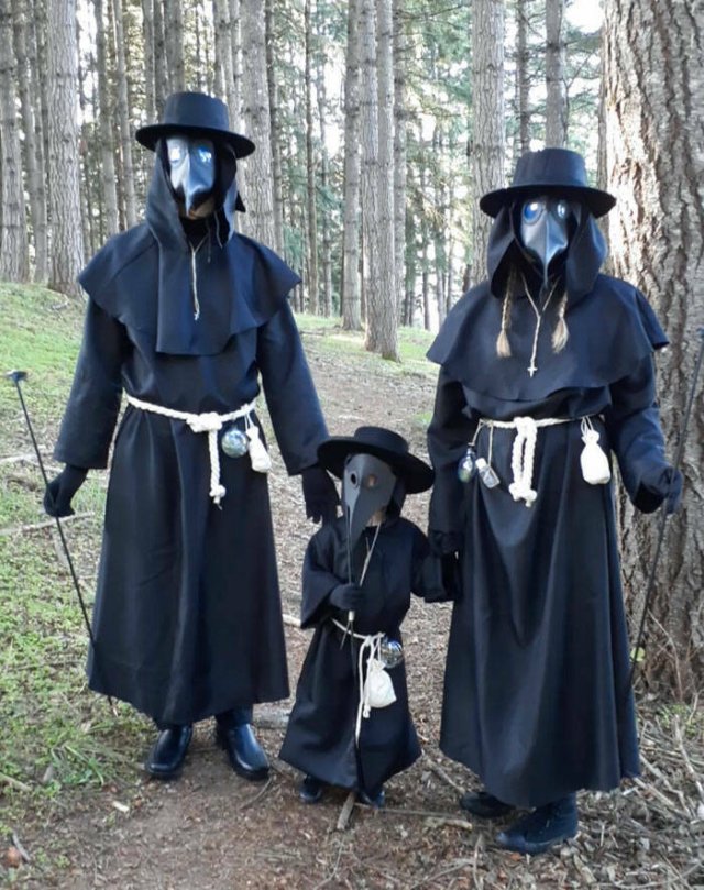 Cool Halloween Costumes (23 pics)