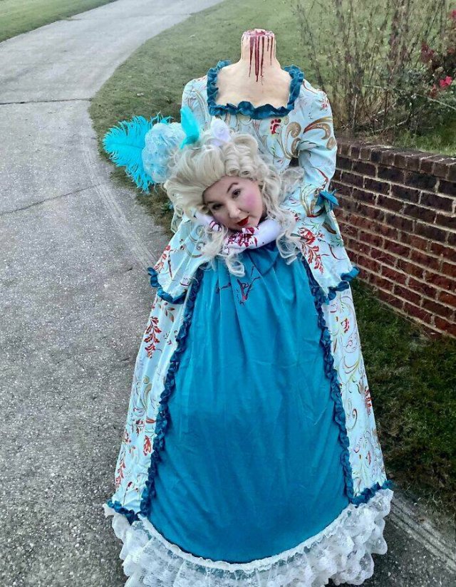 Cool Halloween Costumes (23 pics)