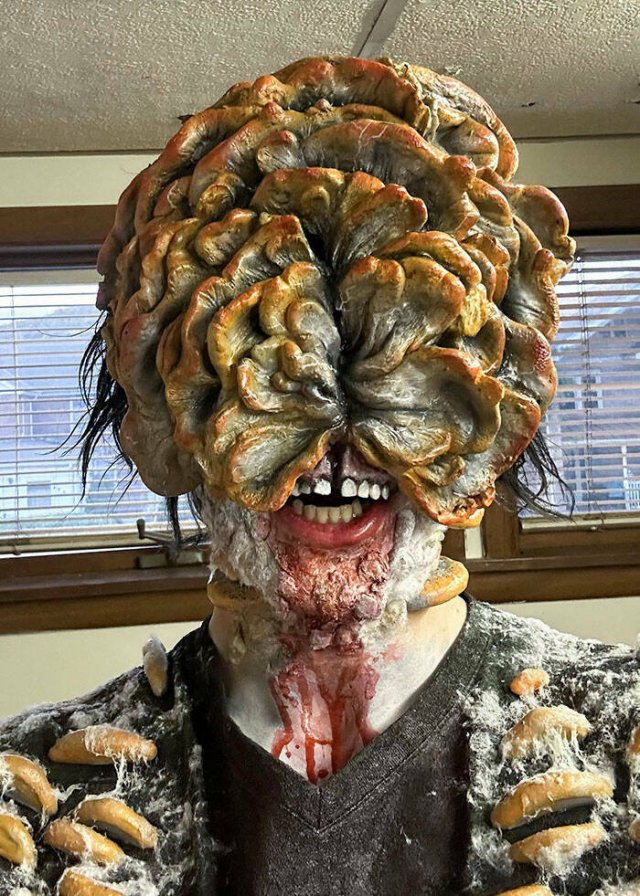 Cool Halloween Costumes (23 pics)