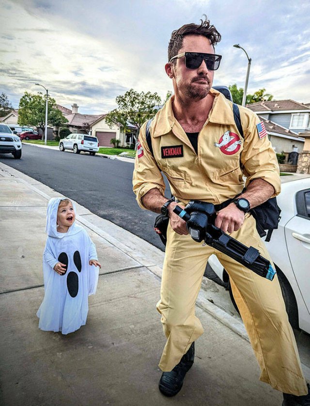 Cool Halloween Costumes (23 pics)