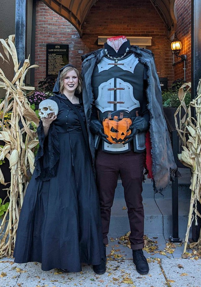 Cool Halloween Costumes (23 pics)