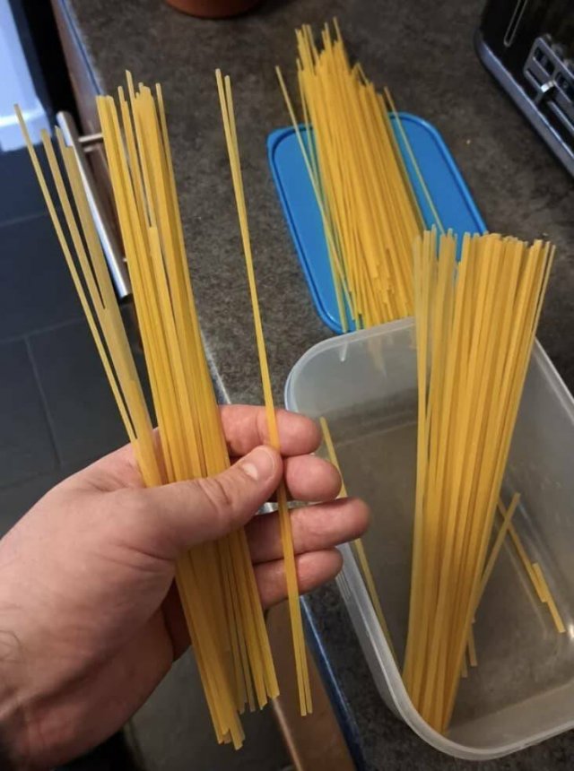 Annoying Finds And Situations (17 pics)