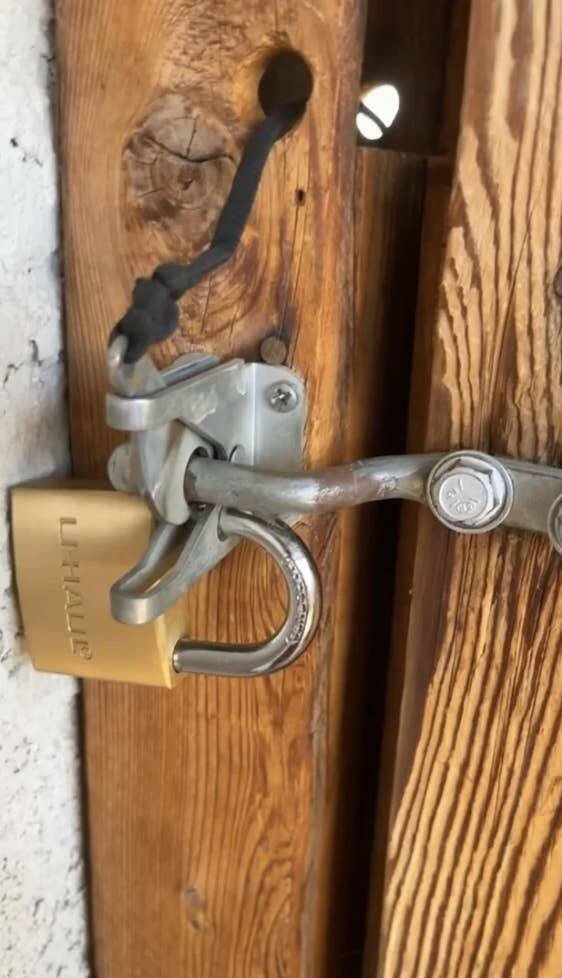 Annoying Finds And Situations (17 pics)
