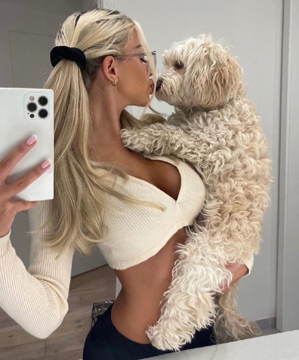 Girls With Puppies (30 pics)