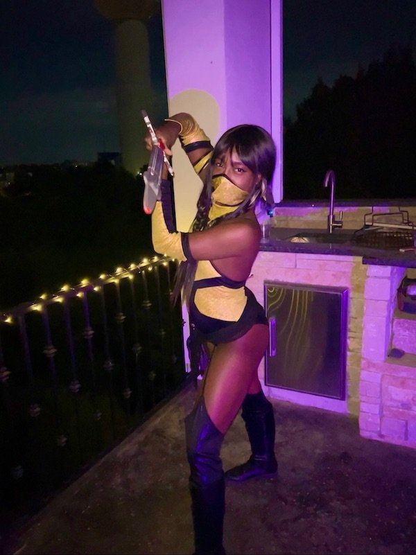 Girls In Halloween Costumes (23 pics)