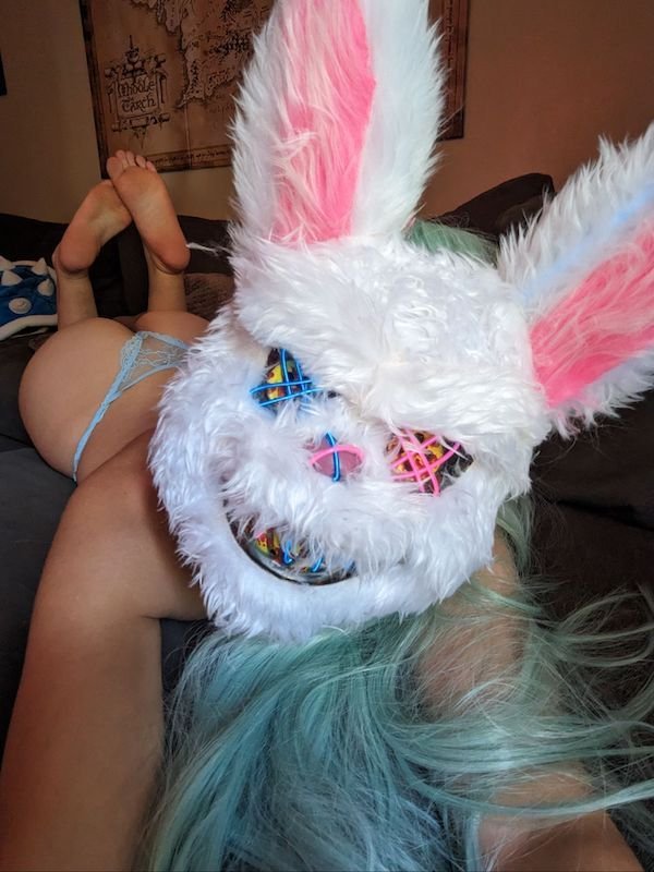 Girls In Halloween Costumes (23 pics)