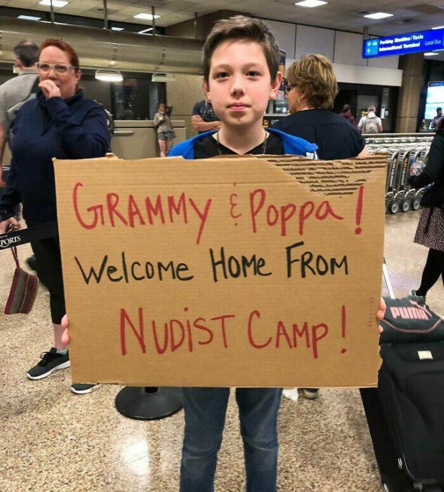 Funny Airport Signs (21 pics)