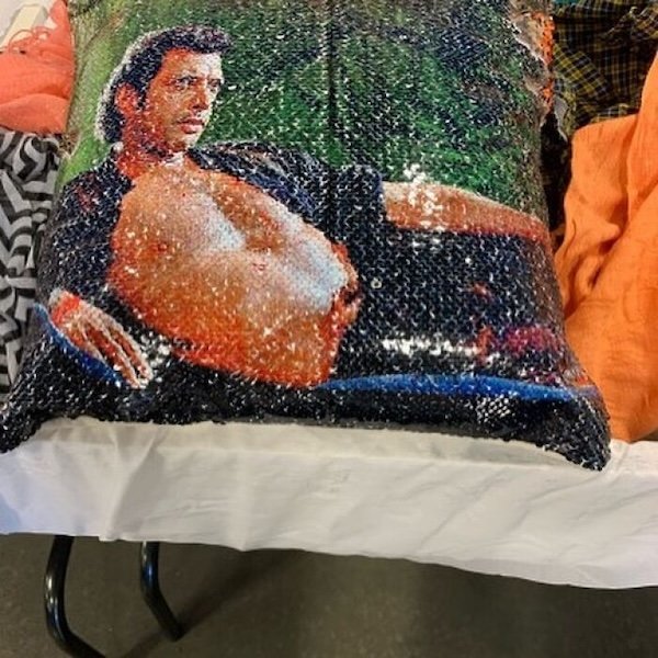 Weird Finds In Thrift Shops (38 pics)