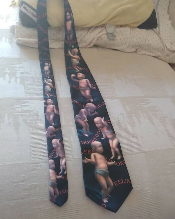 Weird Finds In Thrift Shops (38 pics)