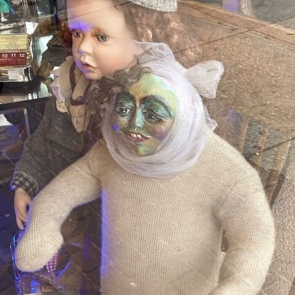 Weird Finds In Thrift Shops (38 pics)